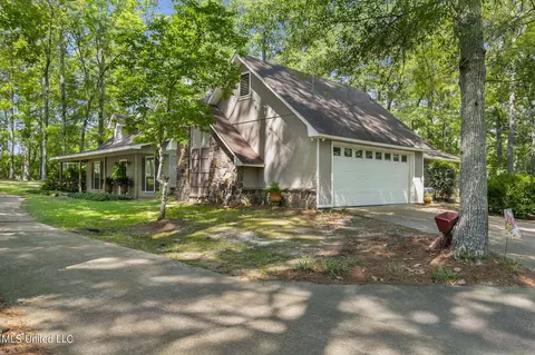 Exterior - 104 Kathryn Dr, Brandon, MS 39042 photo 2 of 23