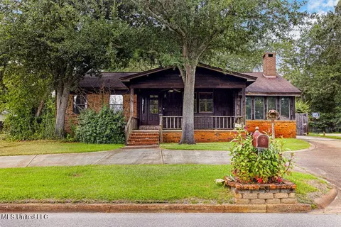 4819 Forrest St, Moss Point, MS 39563