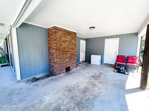 Exterior - 223 Lewis St, Florence, MS 39073 photo 3 of 9
