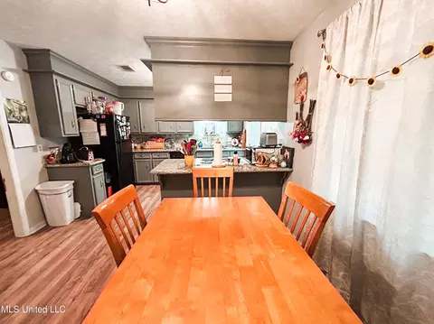 Dining - 223 Lewis St, Florence, MS 39073 photo 2 of 2