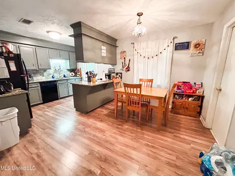 Dining - 223 Lewis St, Florence, MS 39073 photo 1 of 2