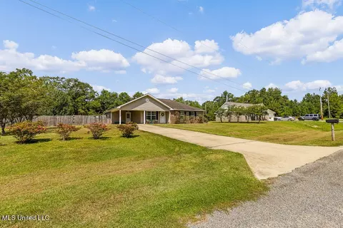 6 Colony Rd, Mchenry, MS 39561 photo 3