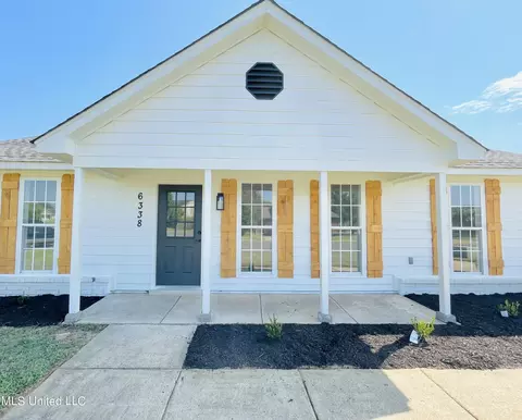 Exterior - 6338 E Oak Run Dr, Olive Branch, MS 38654 photo 2 of 6