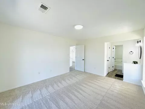 Bedroom - 6338 E Oak Run Dr, Olive Branch, MS 38654 photo 1 of 5