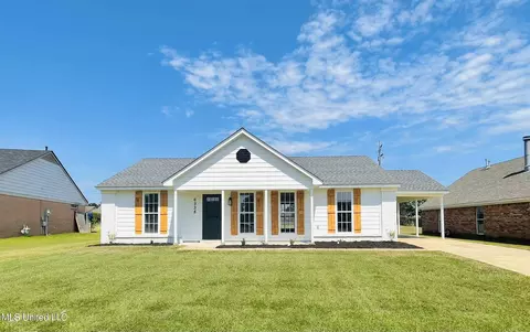 Exterior - 6338 E Oak Run Dr, Olive Branch, MS 38654 photo 5 of 6