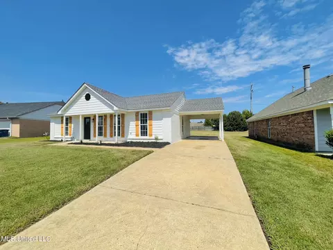 Exterior - 6338 E Oak Run Dr, Olive Branch, MS 38654 photo 3 of 6