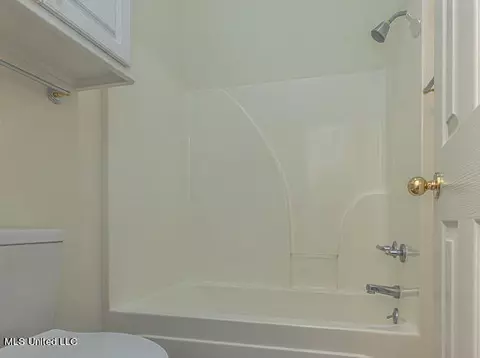 Bath - 4 Northpointe Cv, Jackson, MS 39211 photo 2 of 7