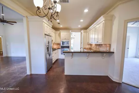 Kitchen - 101 Buckeye Dr, Madison, MS 39110 photo 2 of 4