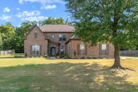 4913 Isabel Dr, Olive Branch, MS 38654