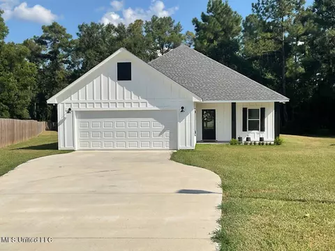 113 Knoll Creek Dr, Carriere, MS 39426