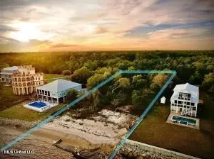 5035 E Belle Fontaine Rd, Ocean Springs, MS 39564