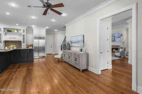 Entry Way - 120 Latter Rayne Dr, Flowood, MS 39232 photo 6 of 8