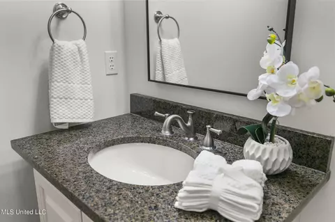 Bath - 120 Latter Rayne Dr, Flowood, MS 39232 photo 8 of 12
