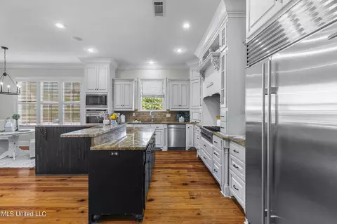 Kitchen - 120 Latter Rayne Dr, Flowood, MS 39232 photo 3 of 9
