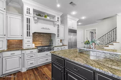 Kitchen - 120 Latter Rayne Dr, Flowood, MS 39232 photo 8 of 9