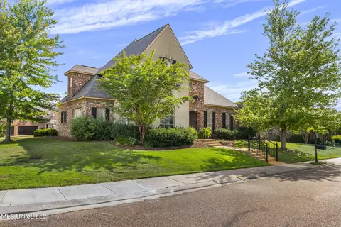 Exterior - 120 Latter Rayne Dr, Flowood, MS 39232 photo 4 of 16