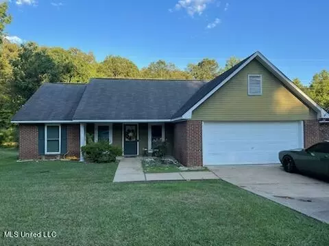 4318 Lake Vista Dr, Jackson, MS 39212