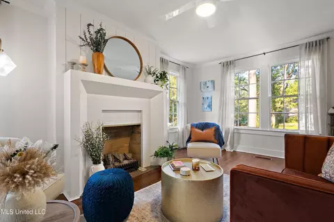 Living - 1802 Howard St, Jackson, MS 39202 photo 2 of 4