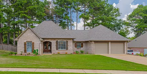 108 Hartfield Dr, Madison, MS 39110