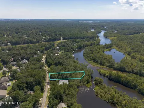 Bayou Circle, Diamondhead, MS 39525