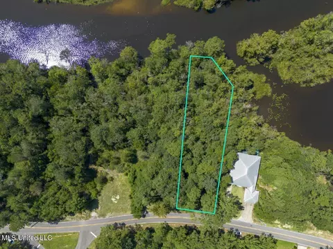 Bayou Circle, Diamondhead, MS 39525 photo 2