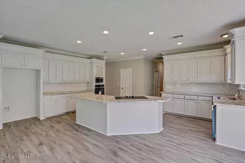 Kitchen - 9888 Highway 49 N, Jackson, MS 39209 photo 1 of 1
