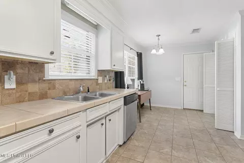 572 Spring Hill Dr, Madison, MS 39110 photo 11