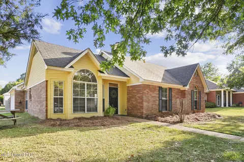 572 Spring Hill Dr, Madison, MS 39110