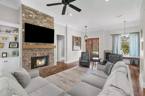 Living - 141 Westerly Pl, Madison, MS 39110 photo 2 of 2