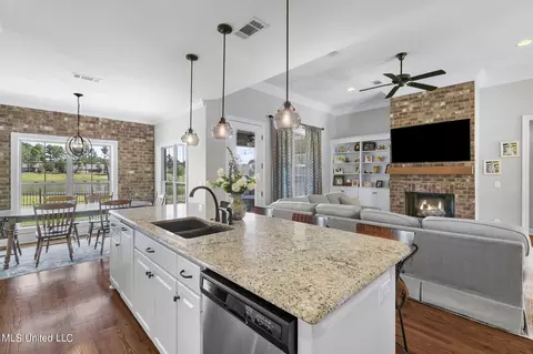 Kitchen - 141 Westerly Pl, Madison, MS 39110 photo 2 of 5