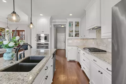 Kitchen - 141 Westerly Pl, Madison, MS 39110 photo 3 of 5