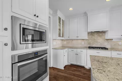 Kitchen - 141 Westerly Pl, Madison, MS 39110 photo 4 of 5