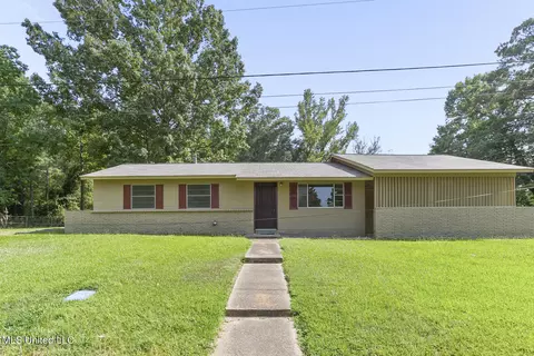 3402 E Lisa Dr, Pearl, MS 39208