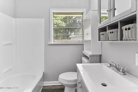 Bath - 3402 E Lisa Dr, Pearl, MS 39208 photo 1 of 1