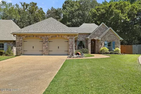 326 Greengate Cir, Brandon, MS 39042