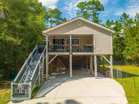 4110 Fifth St, Bay Saint Louis, MS 39520