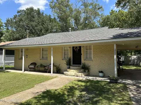 2006 10th St, Pascagoula, MS 39567