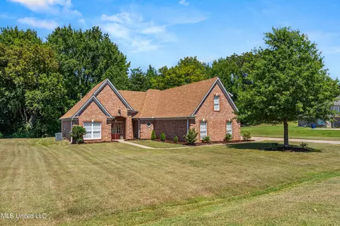 3196 Cool Springs Dr, Horn Lake, MS 38637