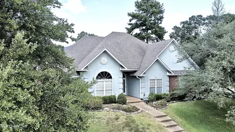 300 Bordeaux Dr, Clinton, MS 39056