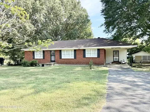 1563 Willard Dr, Southaven, MS 38671