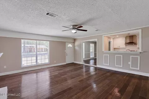 5825 Cypress Trl, Jackson, MS 39211 photo 3