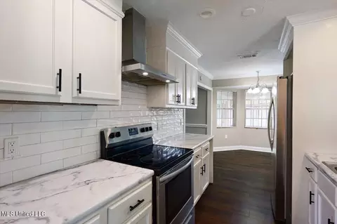 5825 Cypress Trl, Jackson, MS 39211 photo 10