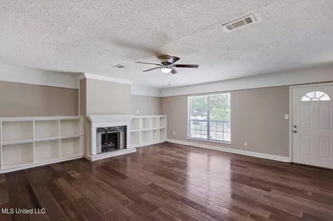 5825 Cypress Trl, Jackson, MS 39211 photo 9