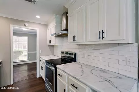 5825 Cypress Trl, Jackson, MS 39211 photo 11