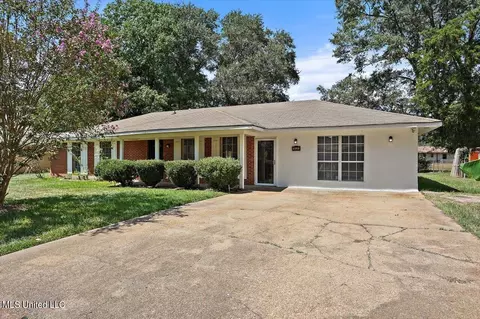 5825 Cypress Trl, Jackson, MS 39211