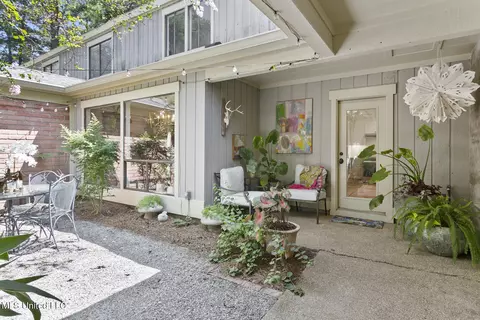52 Eastbrooke St, Jackson, MS 39216