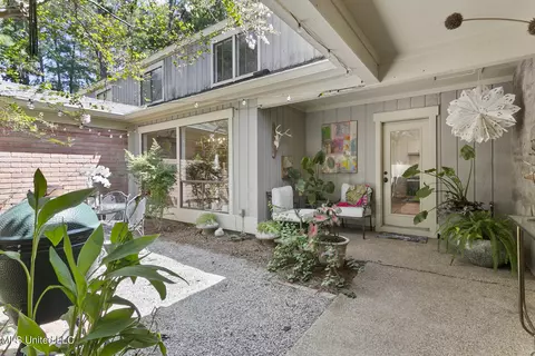 Exterior - 52 Eastbrooke St, Jackson, MS 39216 photo 4 of 5