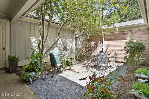 Exterior - 52 Eastbrooke St, Jackson, MS 39216 photo 3 of 5