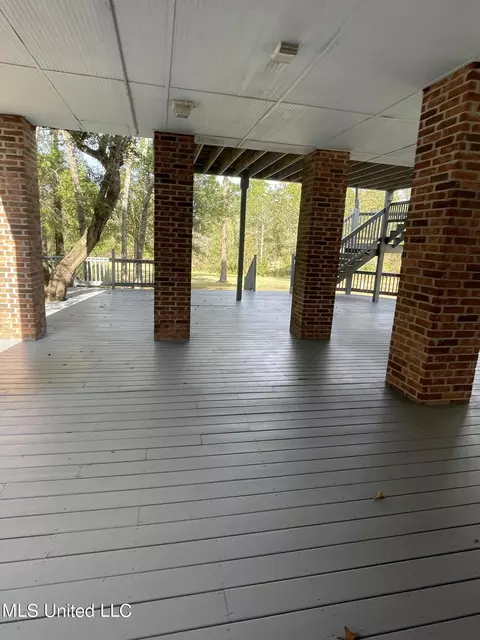 Exterior - 7514 Pinehurst Ct, Diamondhead, MS 39525 photo 5 of 11