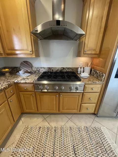 Kitchen - 7514 Pinehurst Ct, Diamondhead, MS 39525 photo 2 of 2